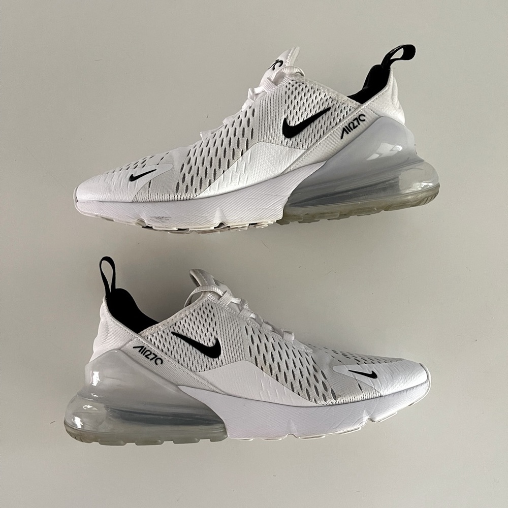 NIKE Air Max 270